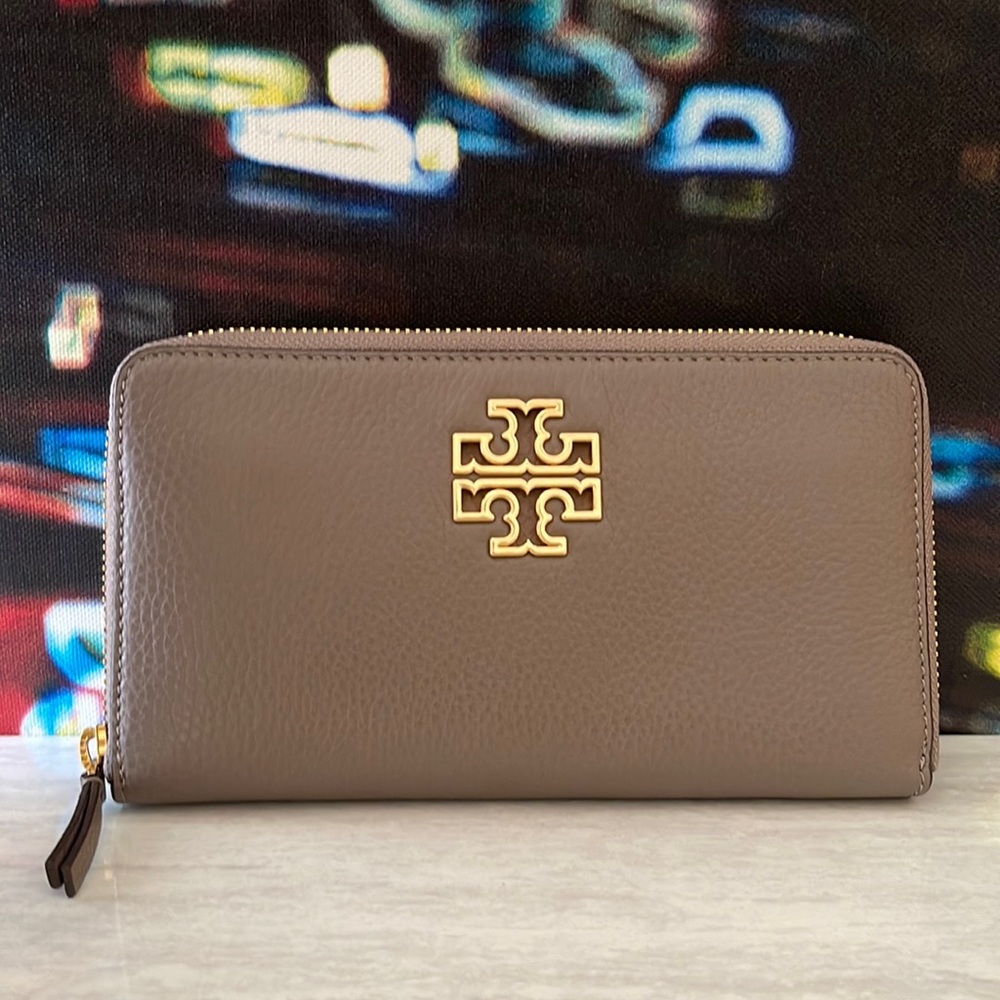 Tory Burch Women's Britten Zip Continental Wallet (Portobello)